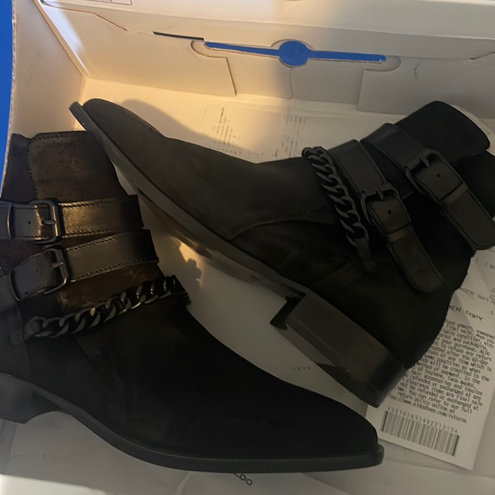 Mens suede boots